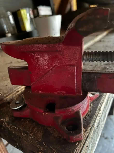 Photo of free Small vice (3 inch) (Moorpark & Bascom) #2