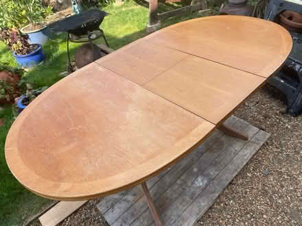 Photo of free Extendable table (Feltham TW14) #1