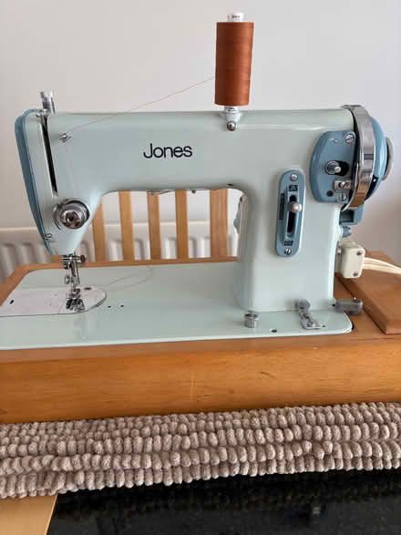 Photo of free 1970s Jones Sewing Machine (Hobson NE16) #4