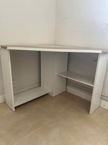 Photo of free Corner desk (Ninelms SW8) #3