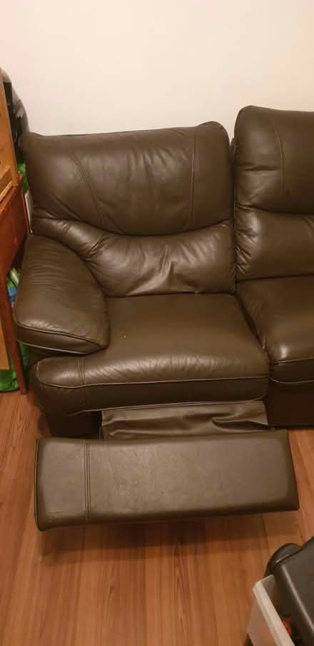 Photo of free Leather lazy sofa (Upper arncott OX25) #2