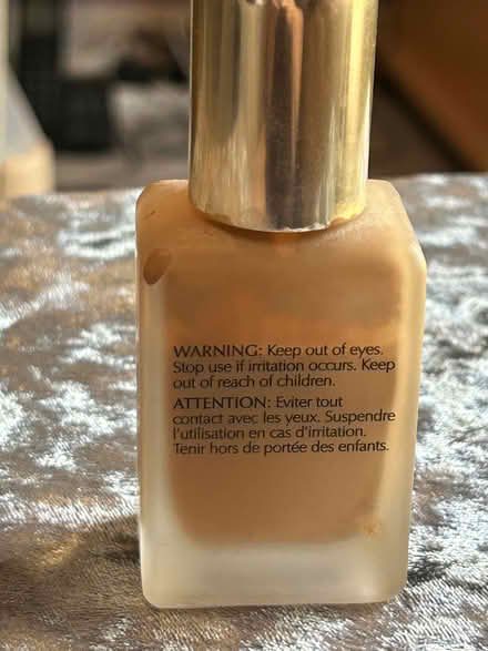 Photo of free Estee Lauder liquid makeup (Monks Hill CR2) #4