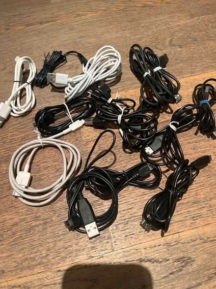 Photo of free USB to USBc cables (Shooters Hill SE18) #1