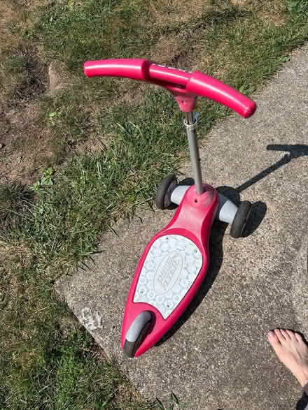 Photo of free Toddler scooter (Rutherford NJ) #1