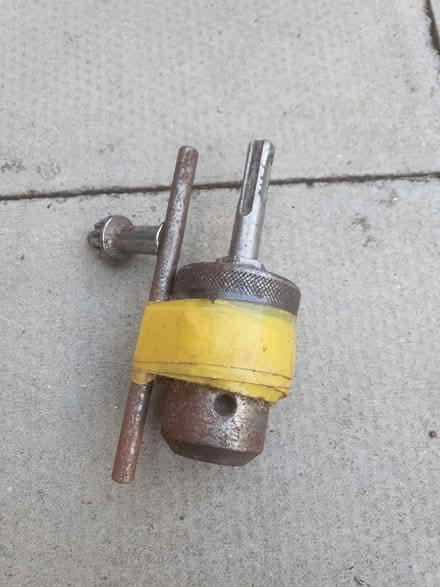 Photo of free sds chuck adapter (Great Baddow CM2) #1