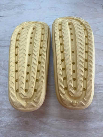 Photo of free Yellow slides brand new size 42 (BN41) #2