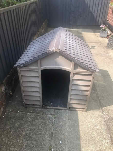 Photo of free Medium dog kennel (wirral) #1