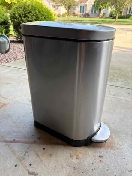 Photo of free Simplehuman garbage can (canton) #2