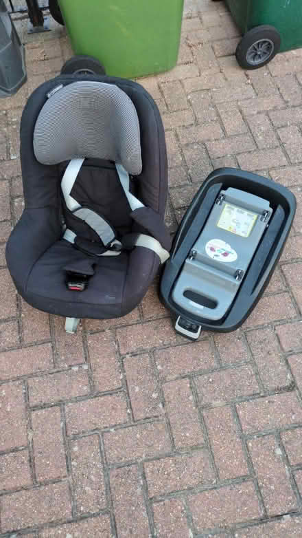 Photo of free Isofix baby seat (Stanwell Moor) #1