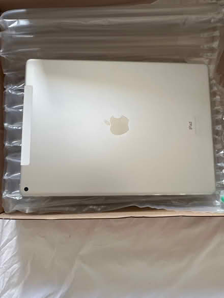 Photo of free iPad Pro silver 128gb cellular 12.9 inch (Monkston MK10) #3