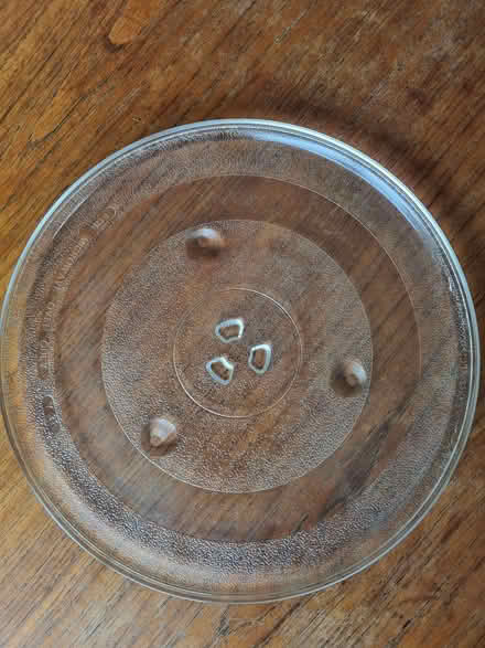 Photo of free Microwave turn-plate (AB21) #1
