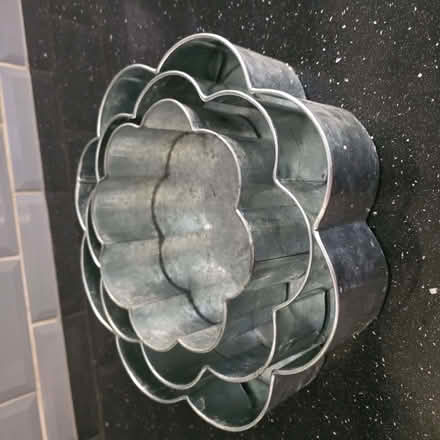 Photo of free Set petal shaped cake tins (Clive Vale TN35) #1