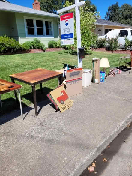Photo of free Miscellaneous household things (95482) #2