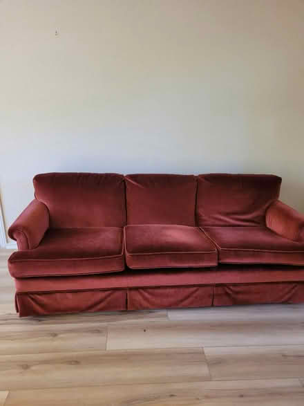 Photo of free Nice sofa (95482) #1