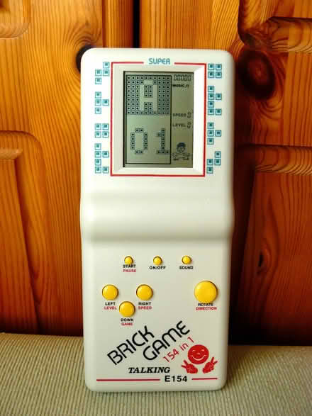 Photo of free Vintage Handheld Video Games BUNDLE (Garston, WD25) #2