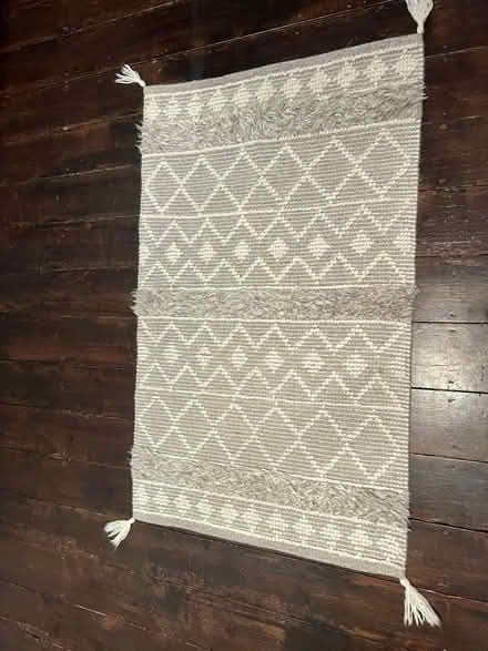 Photo of free Grey rug (Watford WD24) #1