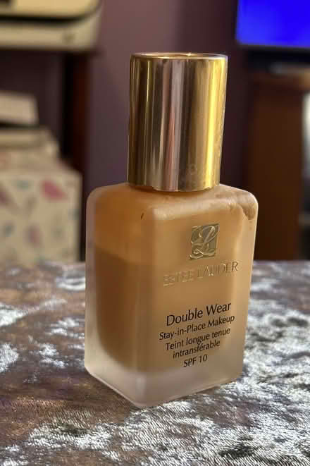 Photo of free Estee Lauder liquid makeup (Monks Hill CR2) #1