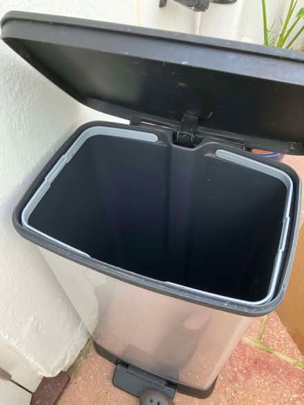 Photo of free CURVER large pedal bin. 50l? Good condition. (West Hill BN1) #2