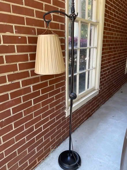 Photo of free lamp (Briarcliff /Clairmont) #1