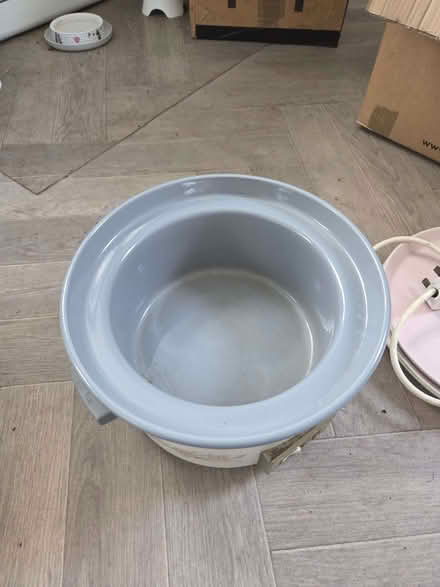 Photo of free Slow cooker (Holmer Green HP15) #2