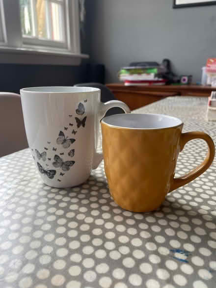 Photo of free 2 x mugs (Bournville B30) #1