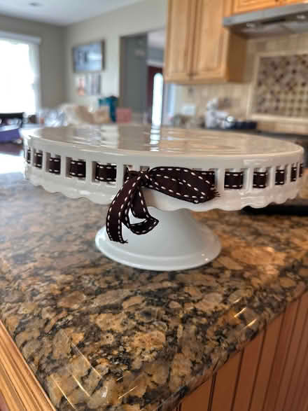 Photo of free Cake plate (Bellmore NY) #1