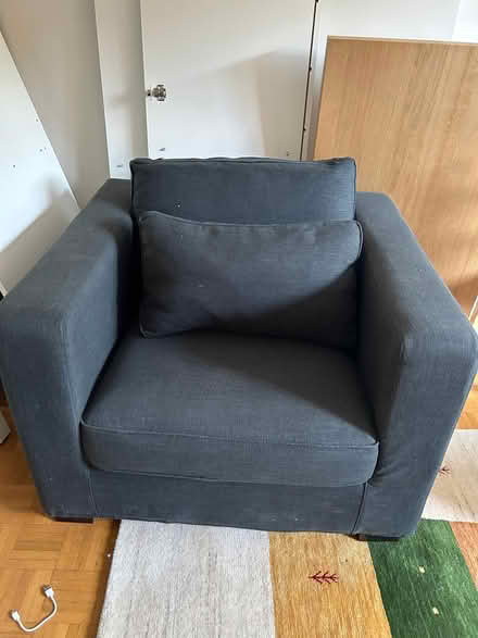 Photo of free Furniture (Lausanne gare) #1