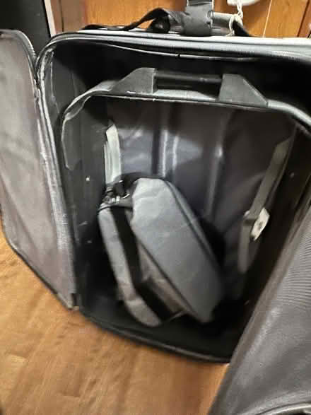 Photo of free Suitcase set and matching lamps (Glenn Dale, MD) #4