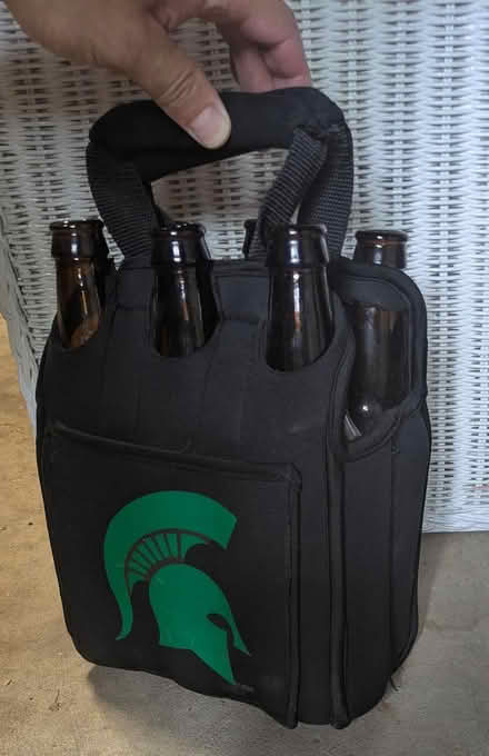 Photo of free Compact 6-pack Bottle Carrier (Dixboro) #1