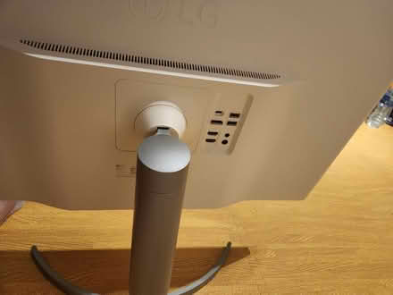Photo of free LG monitor (Not working) (Wimbledon park SW19) #2