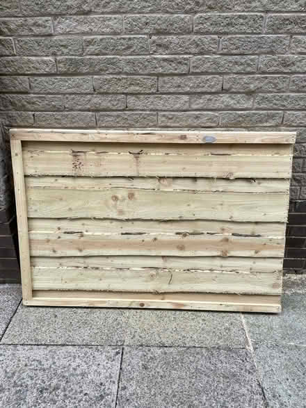 Photo of free “Part” garden fence (Burbage SK17) #1