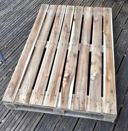 Photo of free Wooden pallet (St Albans AL3) #1