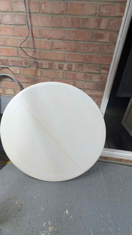 Photo of free White Round Table (Downswood CP ME15) #2