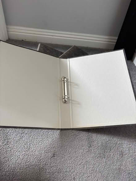Photo of free 4 ring binders (Gwaelod-y-Garth (CF15)) #2
