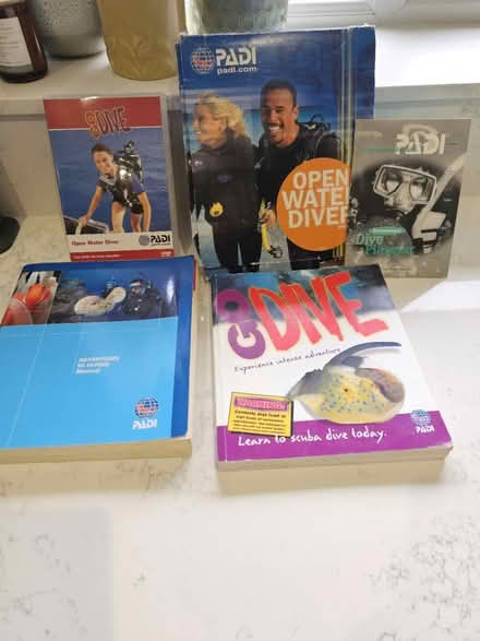 Photo of free Scuba Diving PADI manuals & CD (Bedford MK41 Elms Farm/Putnoe) #1