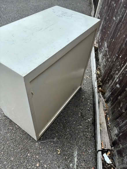 Photo of free Chest of drawers (Wallington) #4