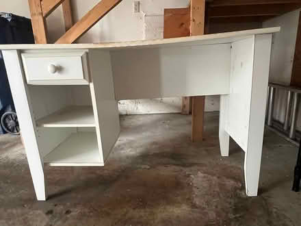 Photo of free Small white desk (Kingsgate area, Kirkland) #1