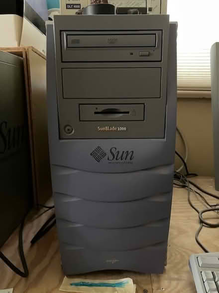 Photo of free Sun Unix Servers (Tower Road/I 70) #3