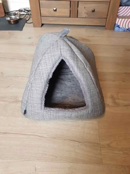 Photo of free Igloo cat bed (Stocksbridge S36) #1