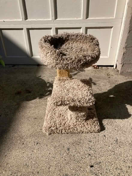 Photo of free cat perch (01801) #1