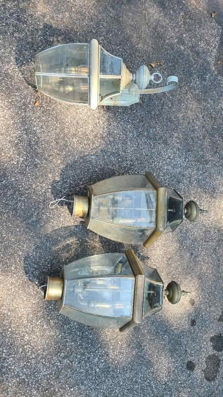 Photo of free Exterior light fixtures (Belle Terre) #1