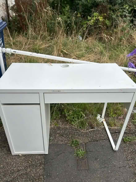 Photo of free IKEA desk (Ha8 0ay) #2