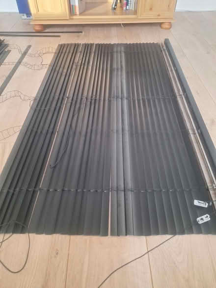 Photo of free Venetian blinds / black slats (SE15) #2