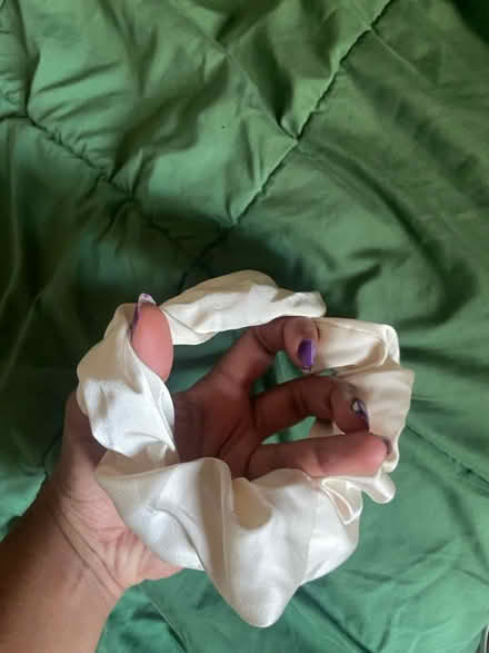 Photo of free White/cream scrunchie (Sunset park) #2