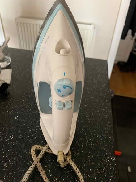 Photo of free Steam iron (CW11) #1