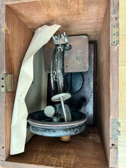 Photo of free very old sewing machine - needs refurb (Guiseley LS20) #1