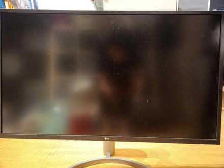 Photo of free LG monitor (Not working) (Wimbledon park SW19) #1