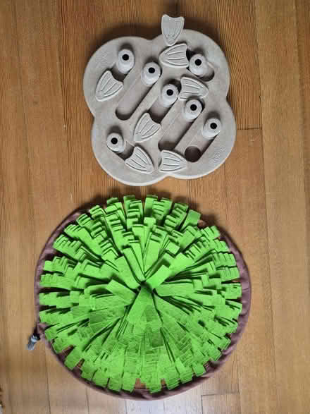 Photo of free Dog puzzle and snuffle mat (Phinney Ridge) #1
