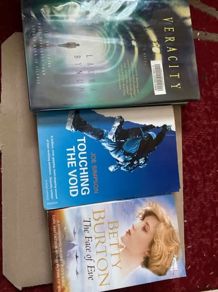 Photo of free Books (fiction) (Beaumont LA1) #1