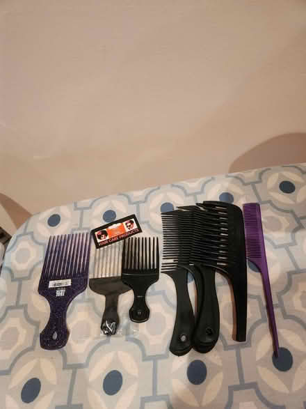 Photo of free Assortment of combs (Dyker Heights) #1